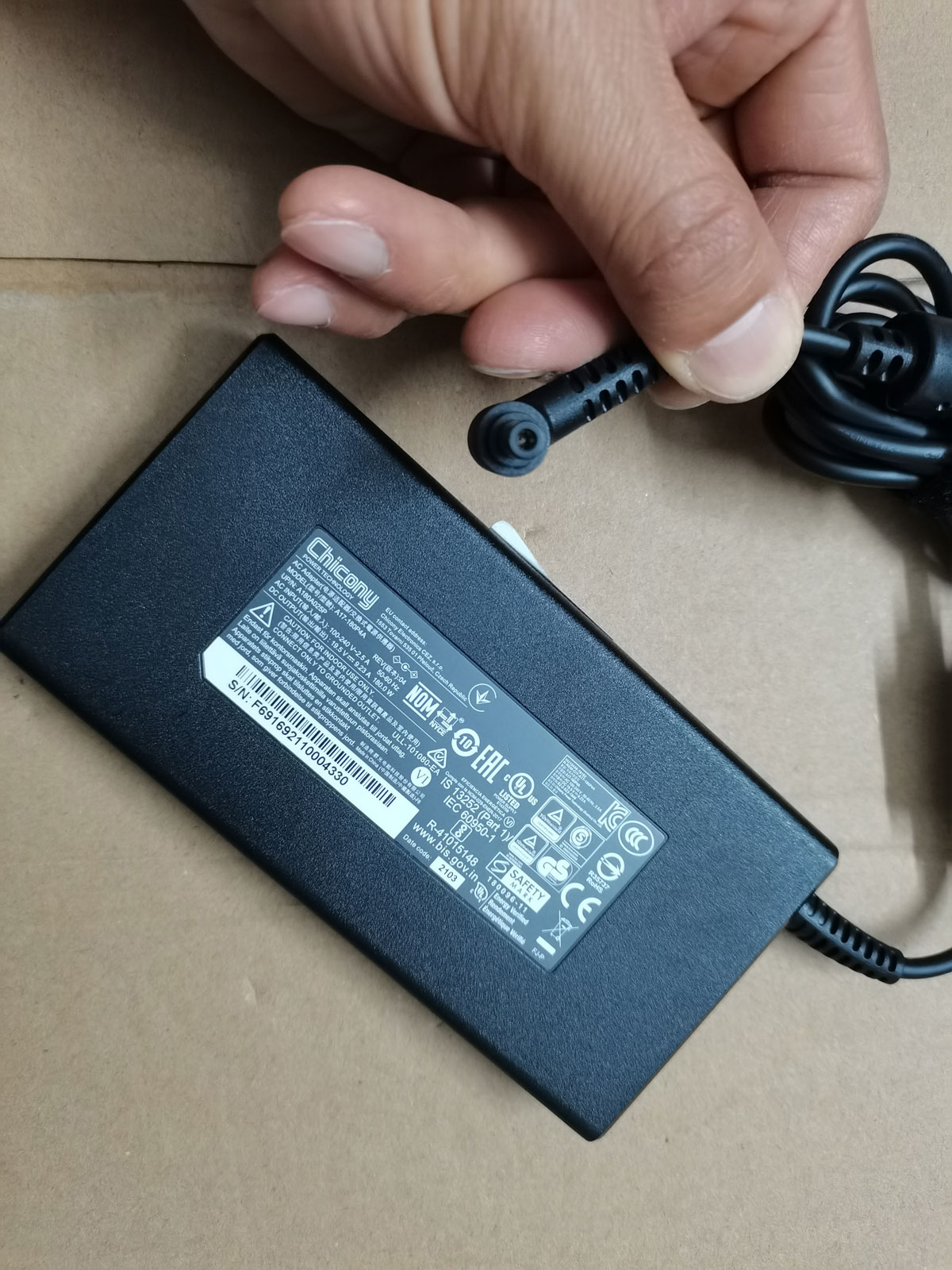 NOWY Slim OEM Chicony 19.5V 9. – Pc Gaming News recenzja i cena