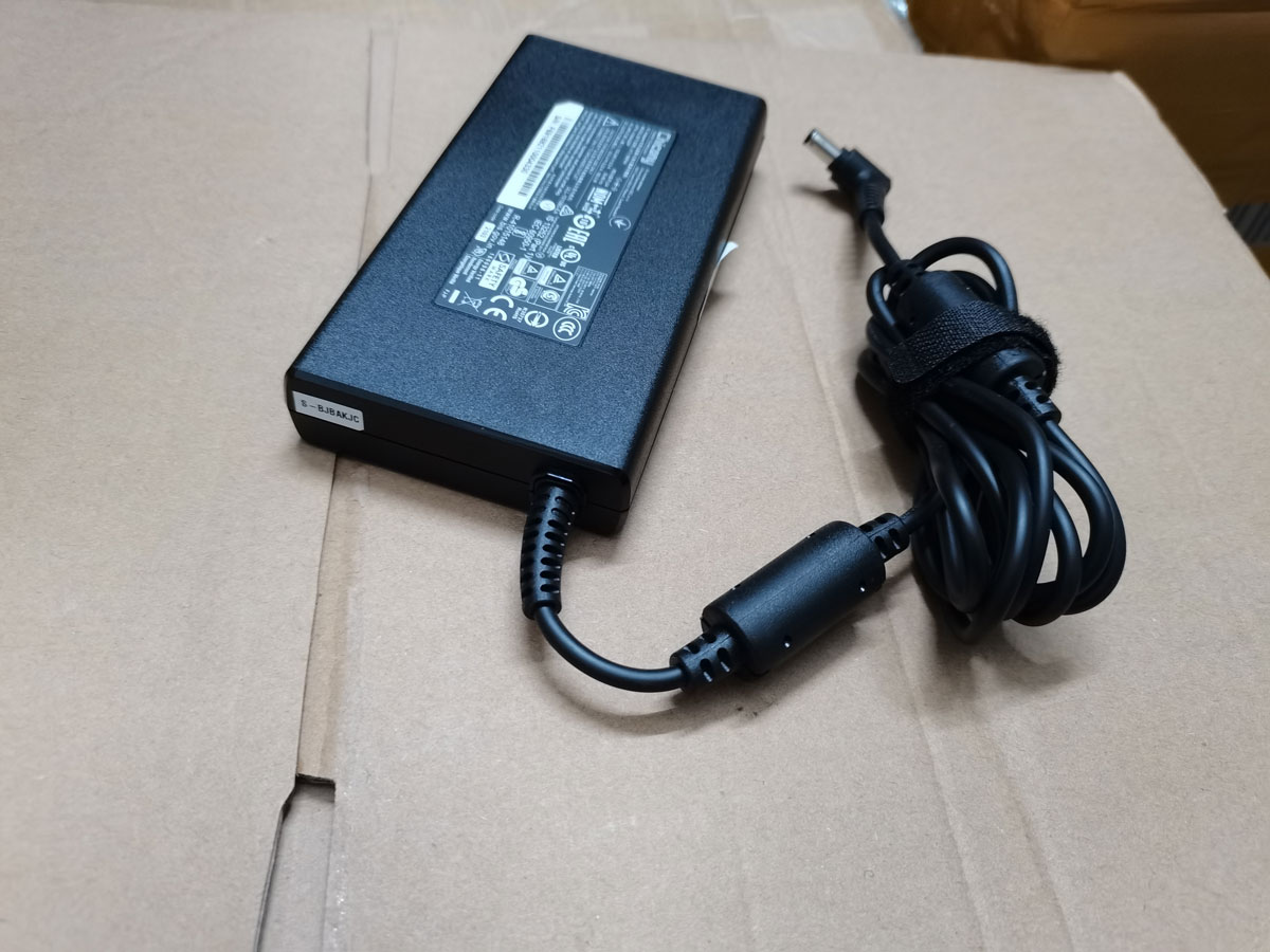 NOWY Slim OEM Chicony 19.5V 9. – Pc Gaming News recenzja i cena